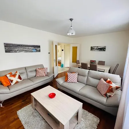 Les Mazades A 10 Min De Perigueux Avec Piscine Chauffee, Meuble De Tourisme Classe 3 Etoiles *