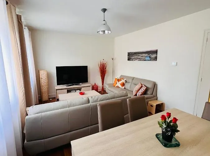 Les Mazades A 10 Min De Perigueux Avec Piscine Chauffee, Meuble De Tourisme Classe 3 Etoiles * Annesse-et-Beaulieu